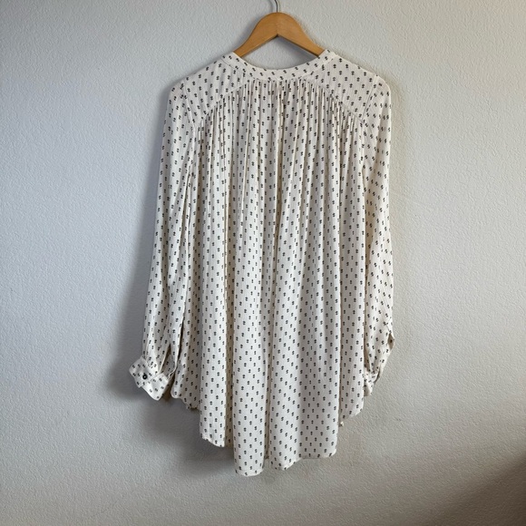Free People Cream Navy Lightweight Long Sleeve Split Neck Tunic Shirt Top Size S - Picture 7 of 13